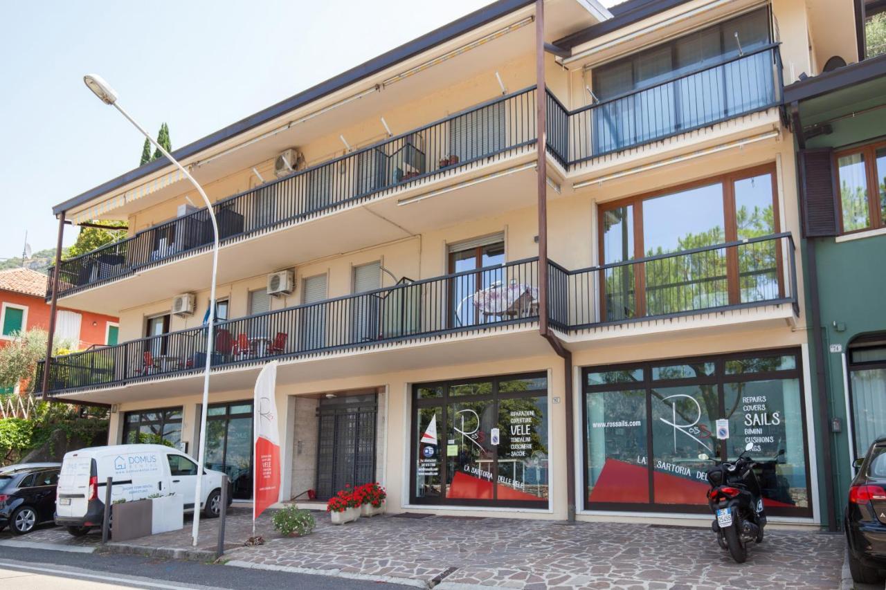 Apartment Azzurro Torri del Benaco Kültér fotó
